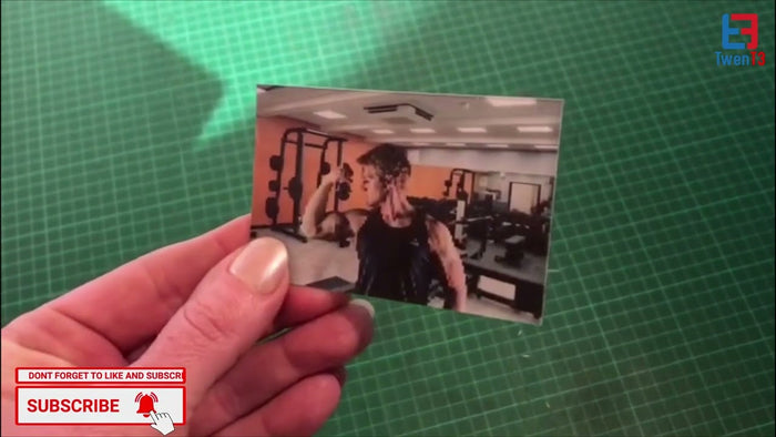 3D lenticular business cards by TwenT3 UK, custom lenticular printing