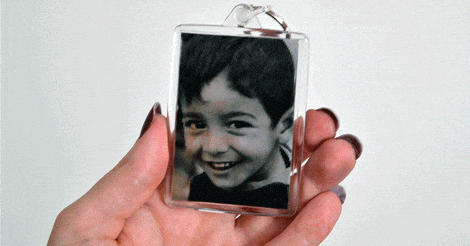 Jumbo lenticular keyring of boy and girl
